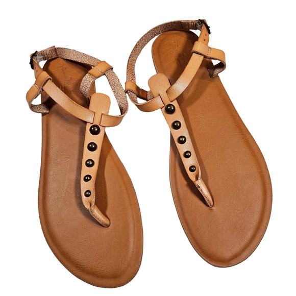 Universal Thread Kylianne Faux Leather Thong Sandal, Tan, Size 9 (NWOT) - Picture 2 of 11